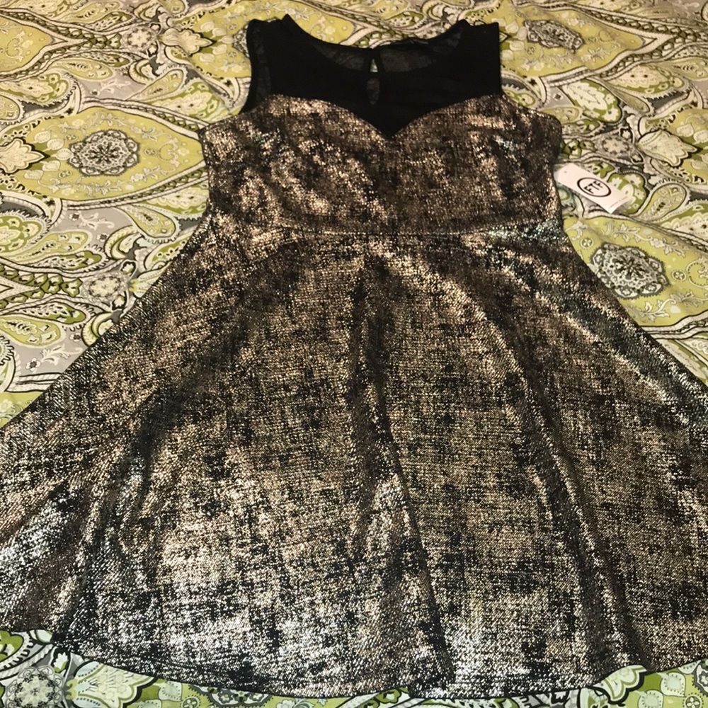 Plus size Gold and black cocktail dress - Picture 4 of 6